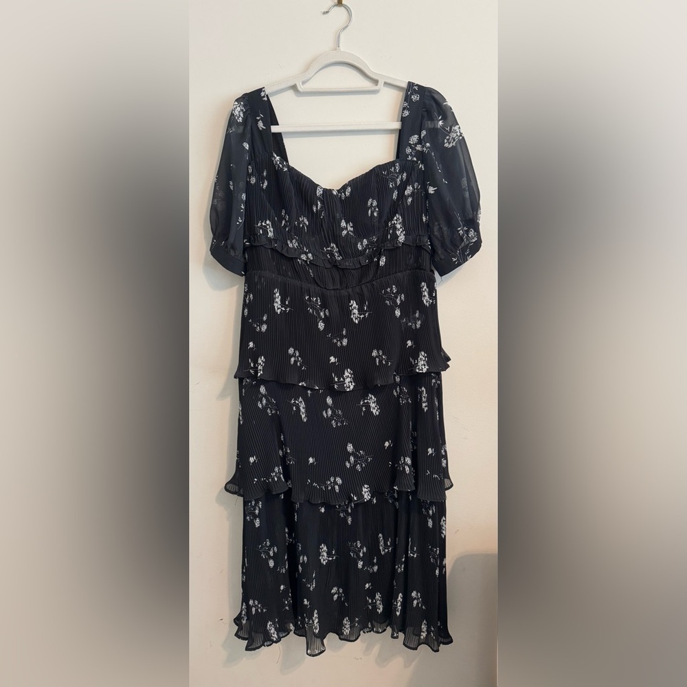 Boohoo Black and White Floral Tiered Dress